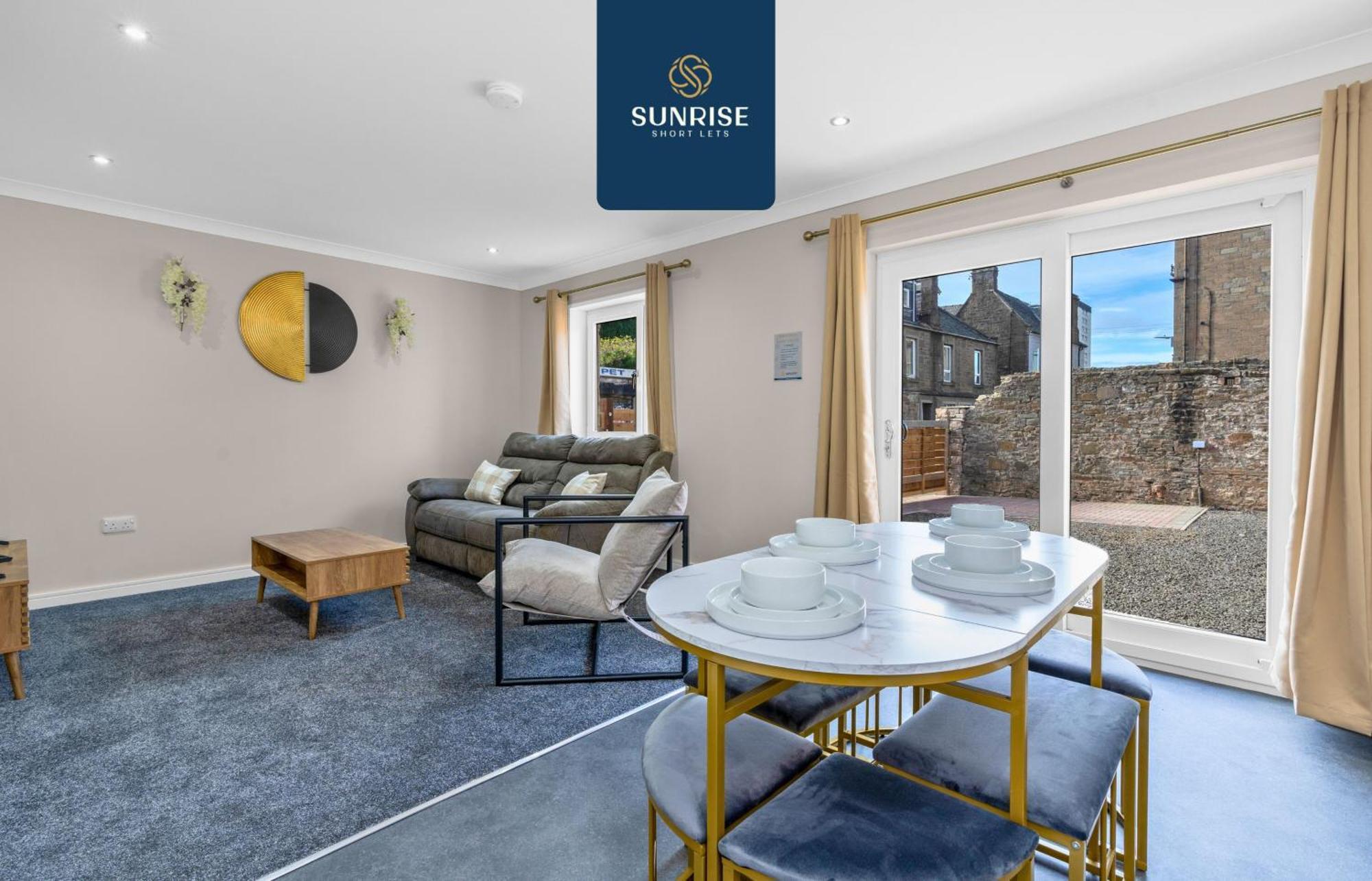 L2 - Stunning 4 Bed House With 6 Beds And 3 Bathrooms, Tvs In Each Room, Free Parking, Fully Equipped, Local Amenities, Easy Ring Road Access, Special Rates Ask Sunrise Short Lets Dundee Exteriér fotografie