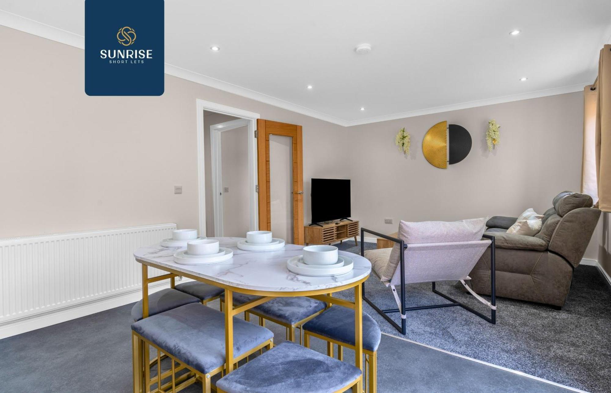 L2 - Stunning 4 Bed House With 6 Beds And 3 Bathrooms, Tvs In Each Room, Free Parking, Fully Equipped, Local Amenities, Easy Ring Road Access, Special Rates Ask Sunrise Short Lets Dundee Exteriér fotografie