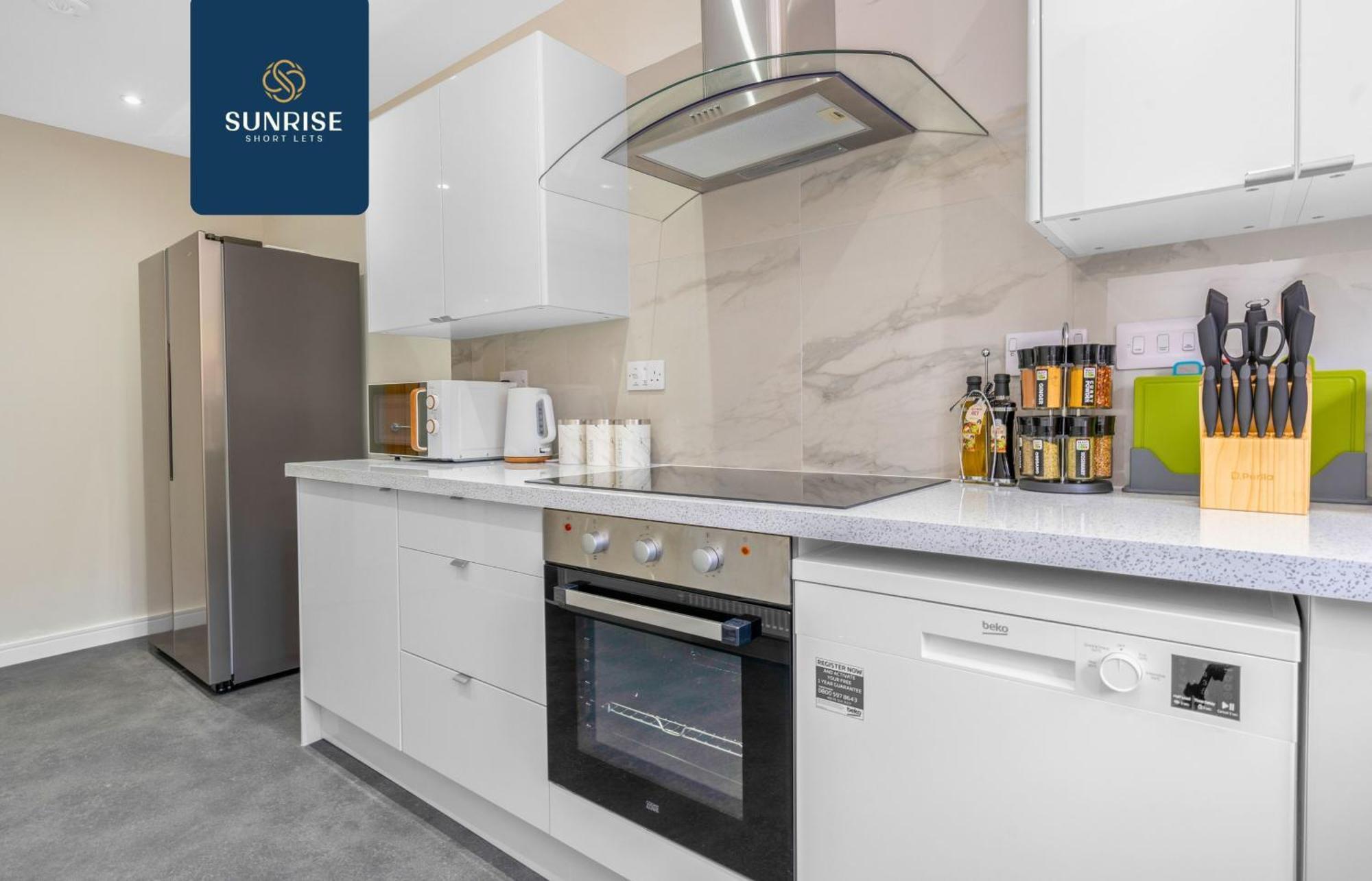 L2 - Stunning 4 Bed House With 6 Beds And 3 Bathrooms, Tvs In Each Room, Free Parking, Fully Equipped, Local Amenities, Easy Ring Road Access, Special Rates Ask Sunrise Short Lets Dundee Exteriér fotografie